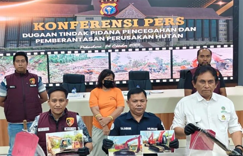 GRS (55) tersangka pelaku perambah 13 hektar lahan di Cagar Biosfer GSK Bengkalis Riau/Foto: mediacenter.riau 